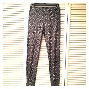 Lularoe Black & White Leggings